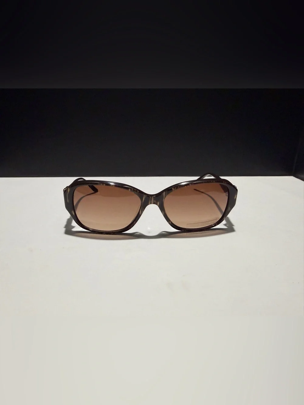 Dana‎ Buchman Brown Gradient Frame Sunglasses with Case